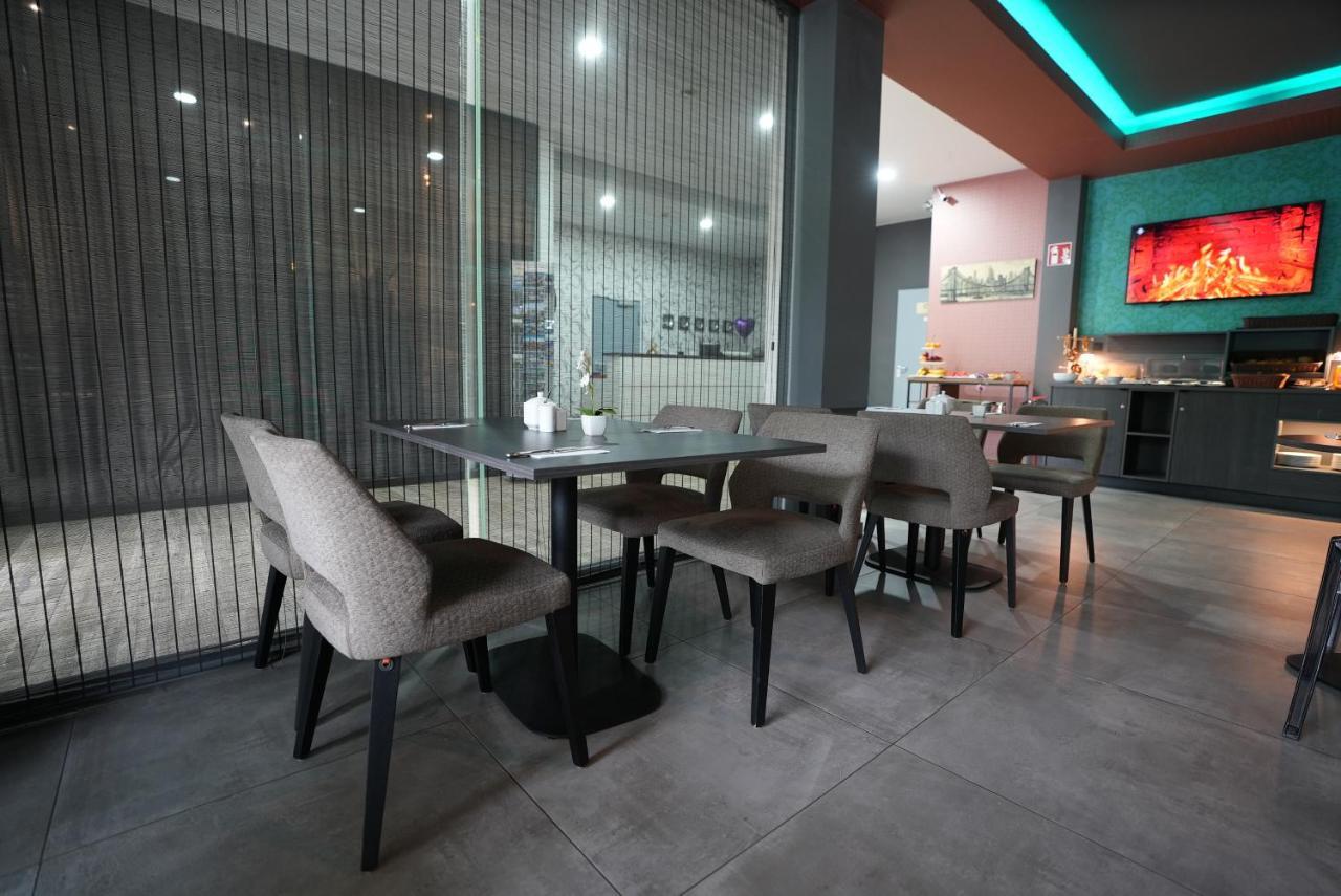 Attaché An Der Messe Hotel 3*