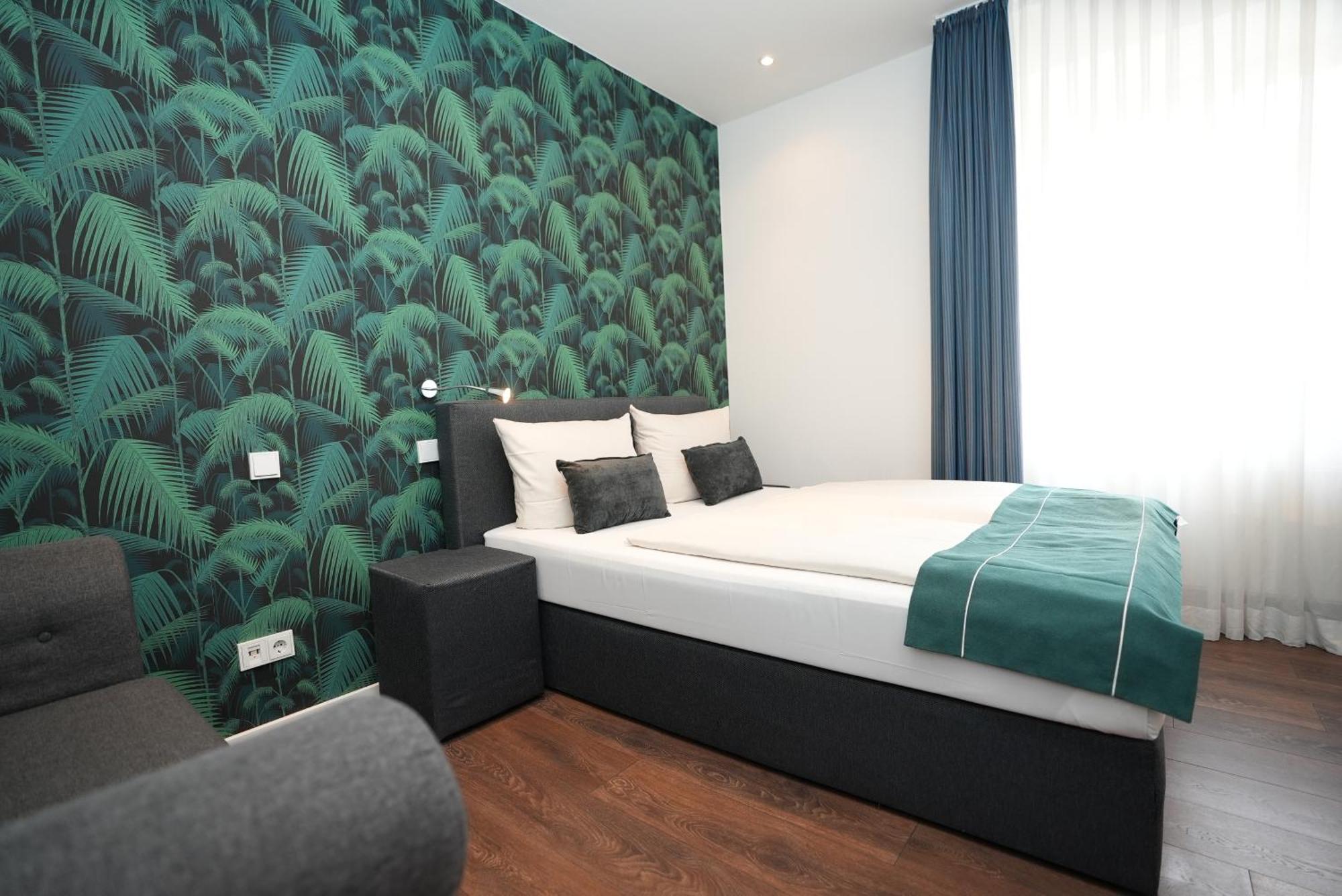 Hotel Attaché An Der Messe 3*